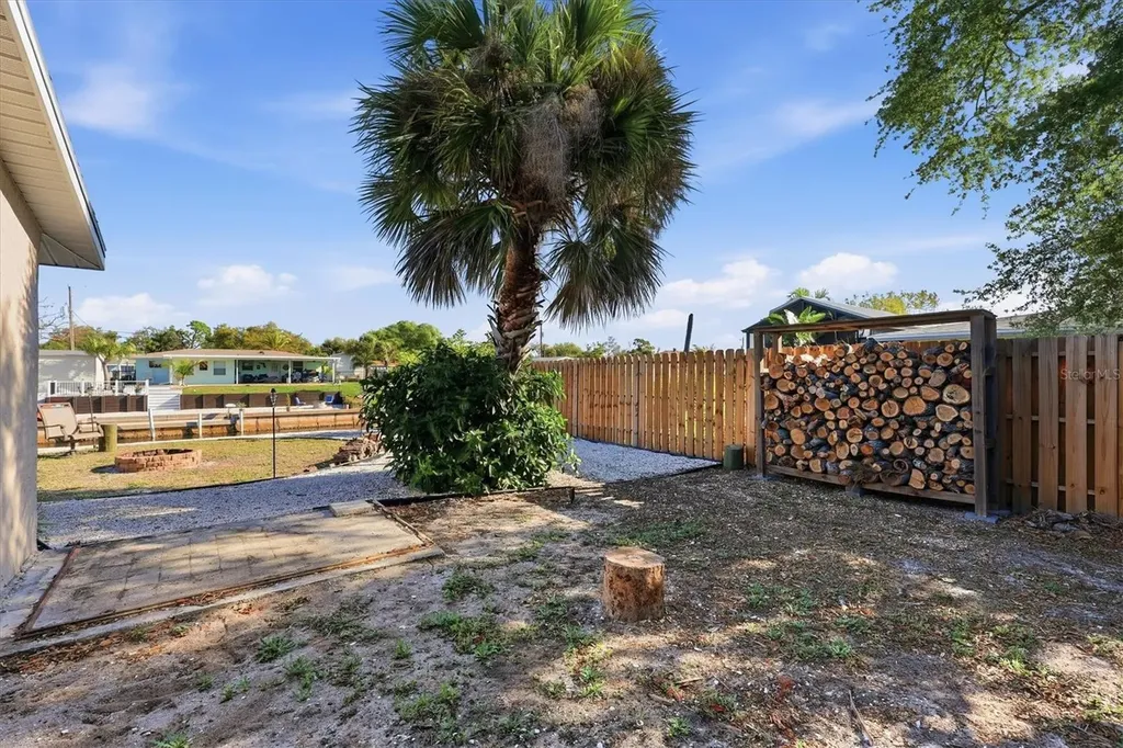 866 E 6th Street Englewood FL 34223