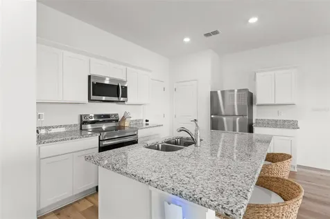 8700 Sportsman Loop Groveland FL 34736