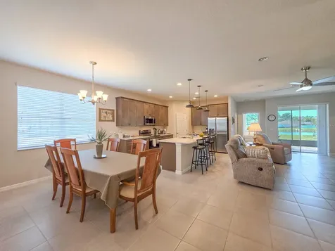 8 Lakeland Way Palm Coast FL 32137