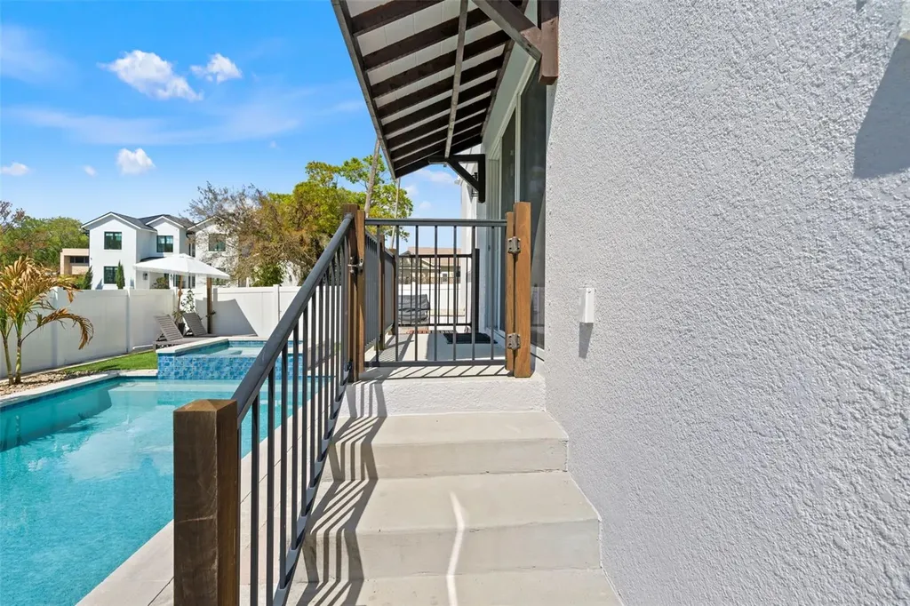 2906 N Perry Avenue Tampa FL 33602