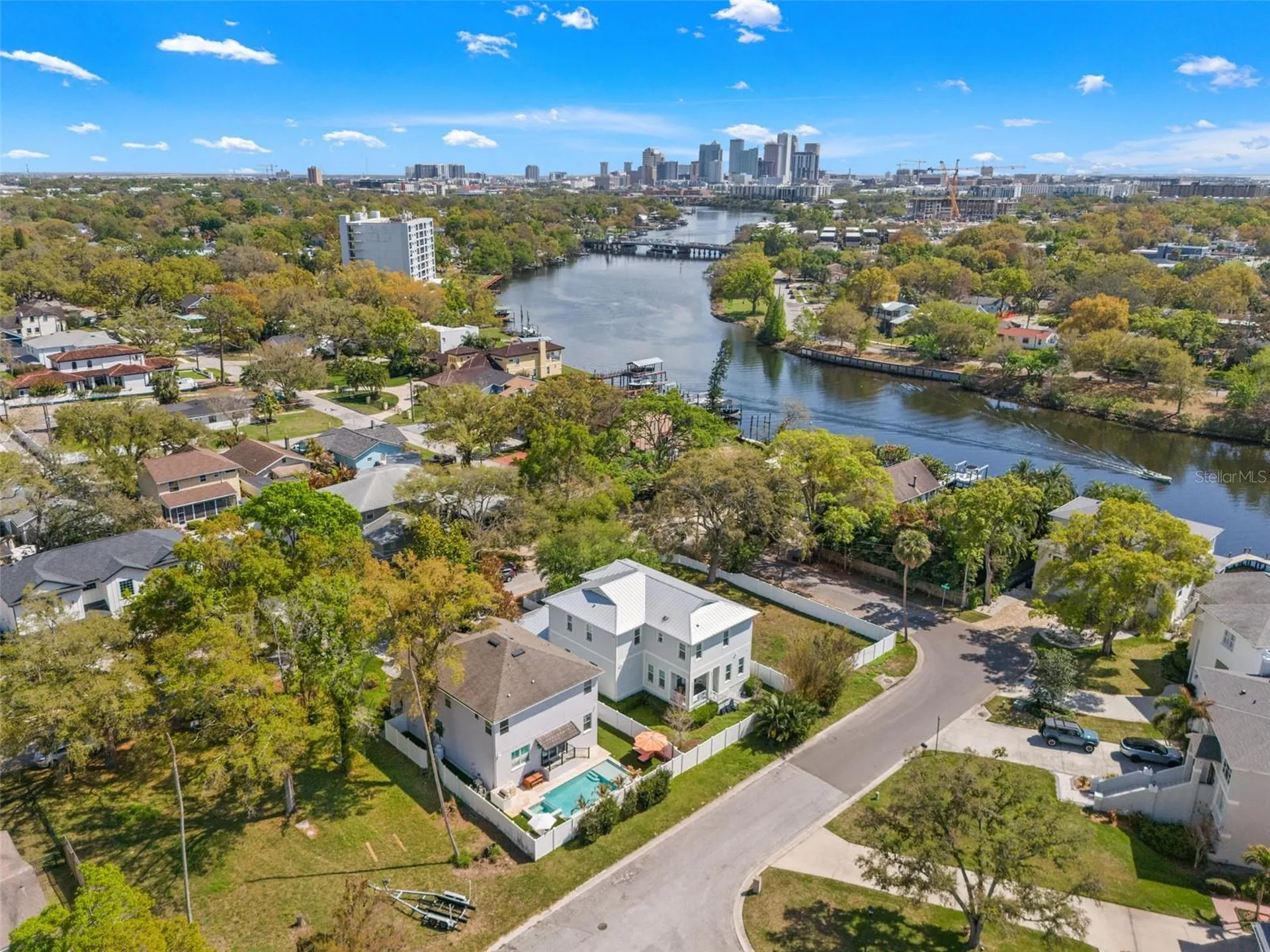 2906 N Perry Avenue Tampa FL 33602