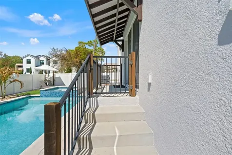 2906 N Perry Avenue Tampa FL 33602