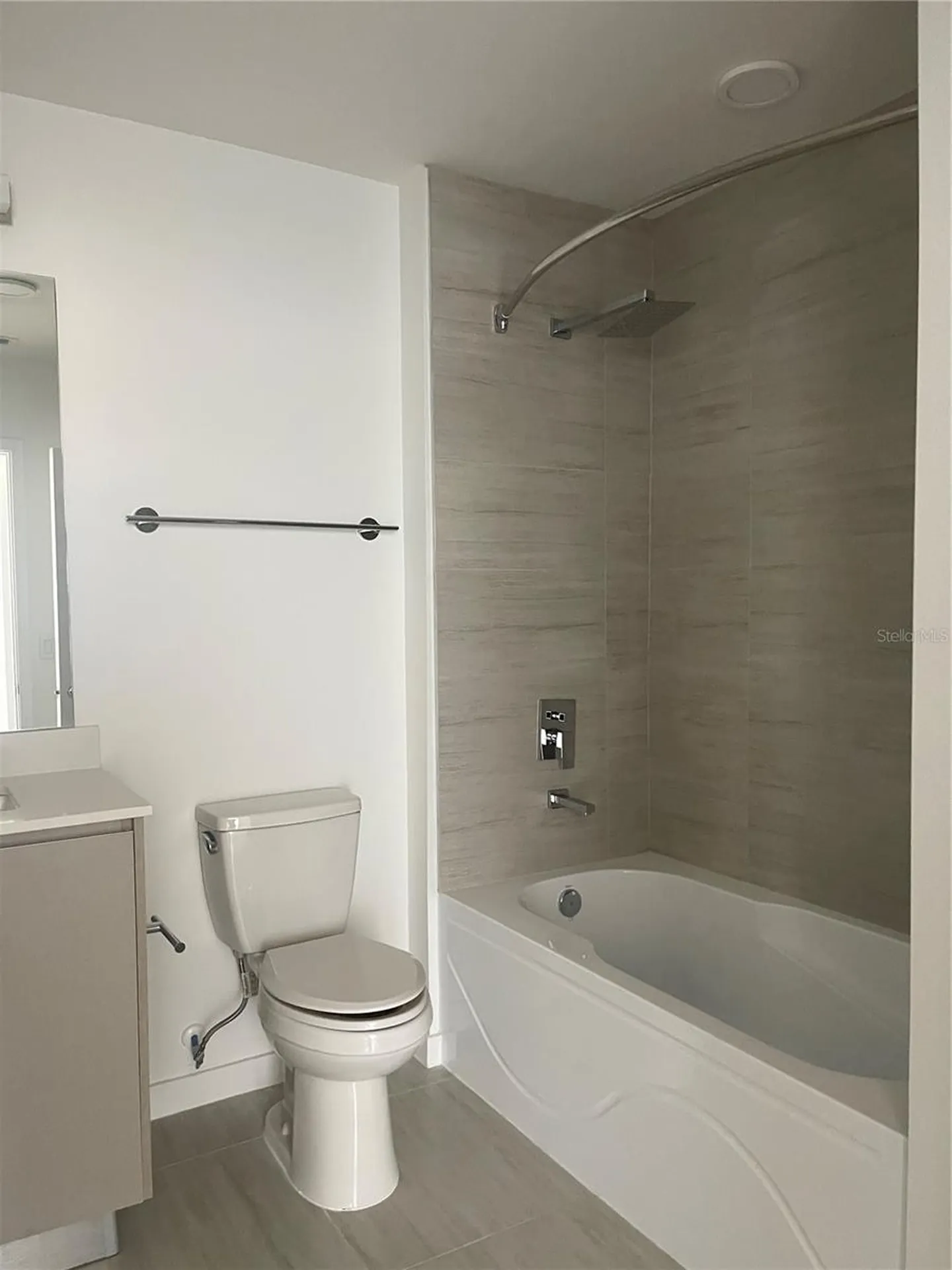 5592 NE Pga Boulevard Orlando FL 32839