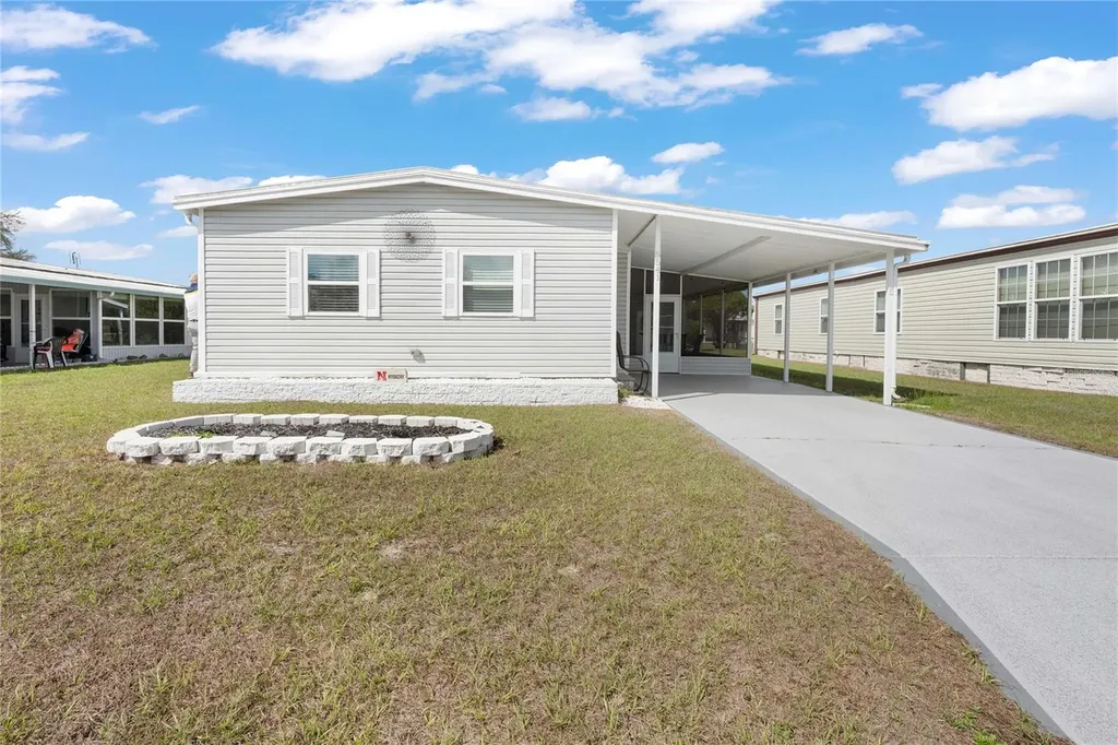 5541 Benton Street Zephyrhills FL 33542