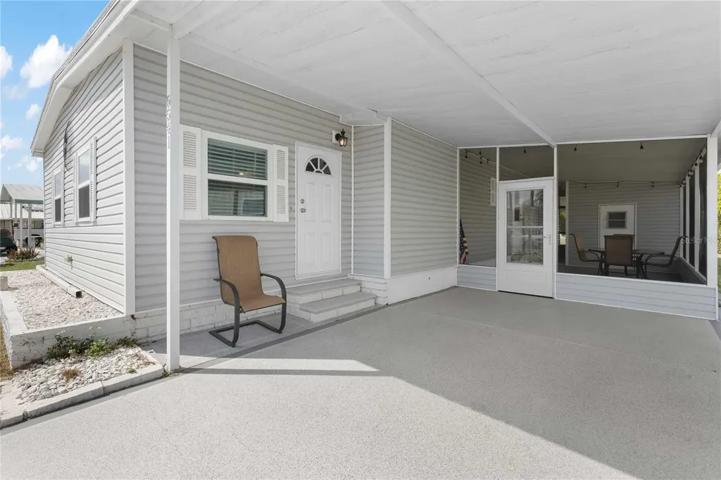 5541 Benton Street Zephyrhills FL 33542