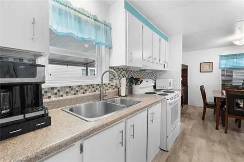 5541 Benton Street Zephyrhills FL 33542