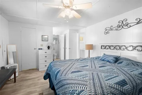 5541 Benton Street Zephyrhills FL 33542