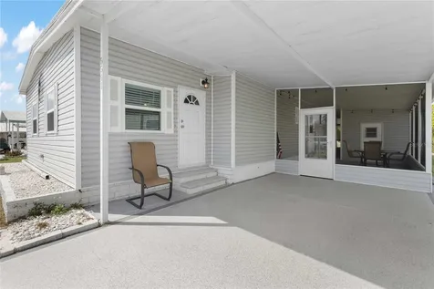 5541 Benton Street Zephyrhills FL 33542
