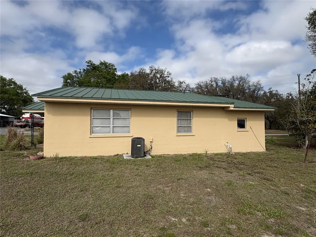 131 N C 470 Lake Panasoffkee FL 33538