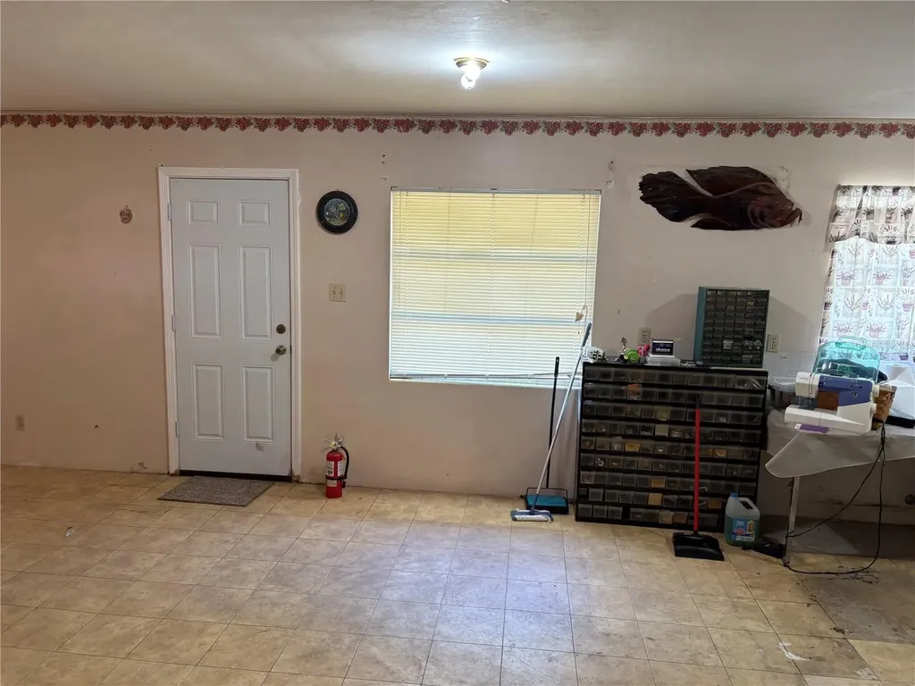 131 N C 470 Lake Panasoffkee FL 33538