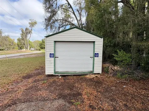 131 N C 470 Lake Panasoffkee FL 33538