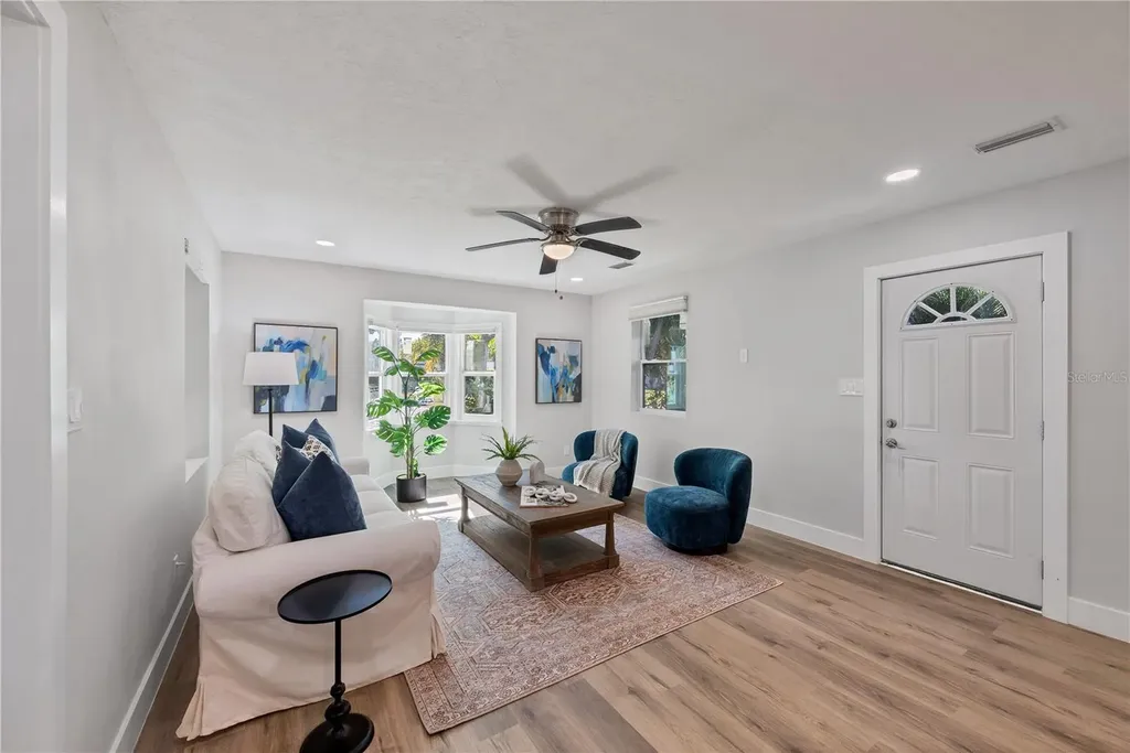 4737 Del Rio Way S Gulfport FL 33711