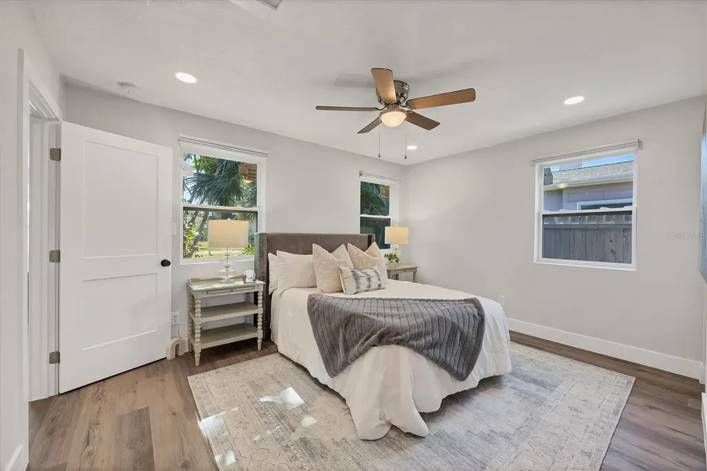4737 Del Rio Way S Gulfport FL 33711