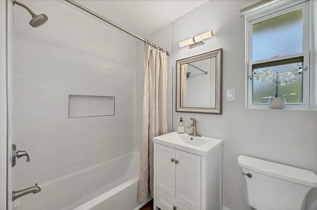 4737 Del Rio Way S Gulfport FL 33711