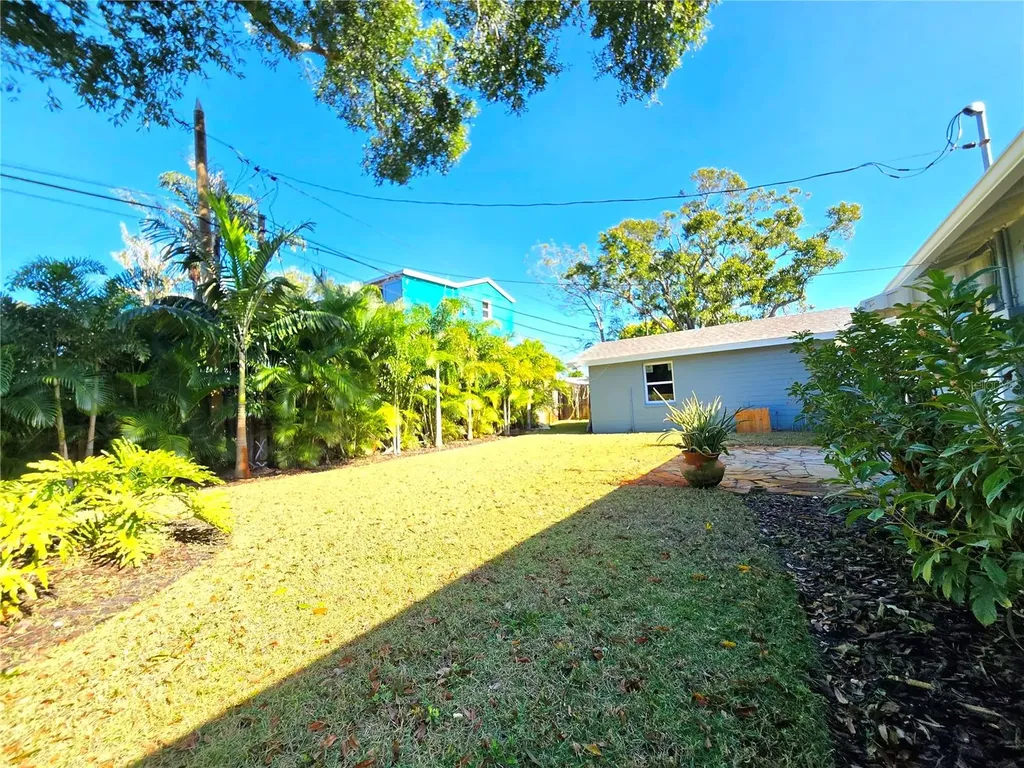 4737 Del Rio Way S Gulfport FL 33711