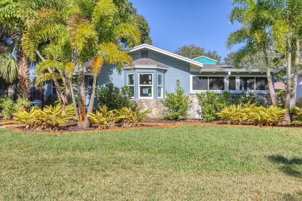 4737 Del Rio Way S Gulfport FL 33711