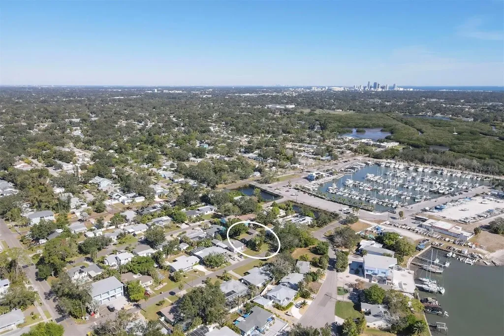 4737 Del Rio Way S Gulfport FL 33711