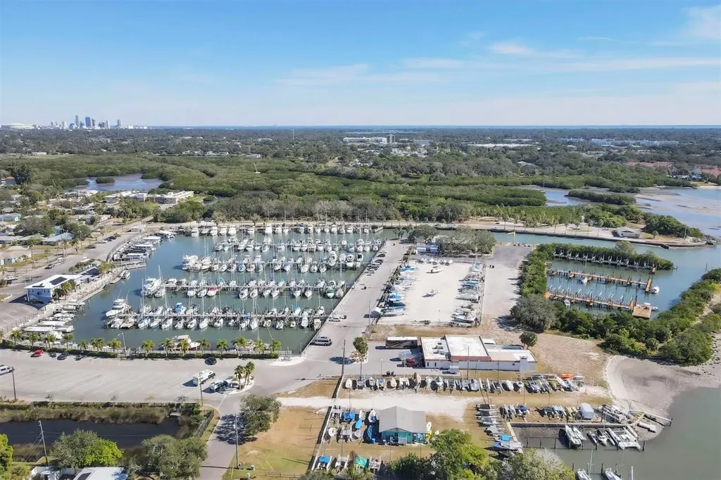 4737 Del Rio Way S Gulfport FL 33711