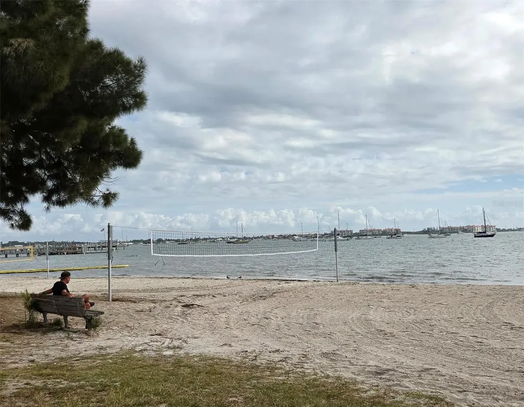 4737 Del Rio Way S Gulfport FL 33711