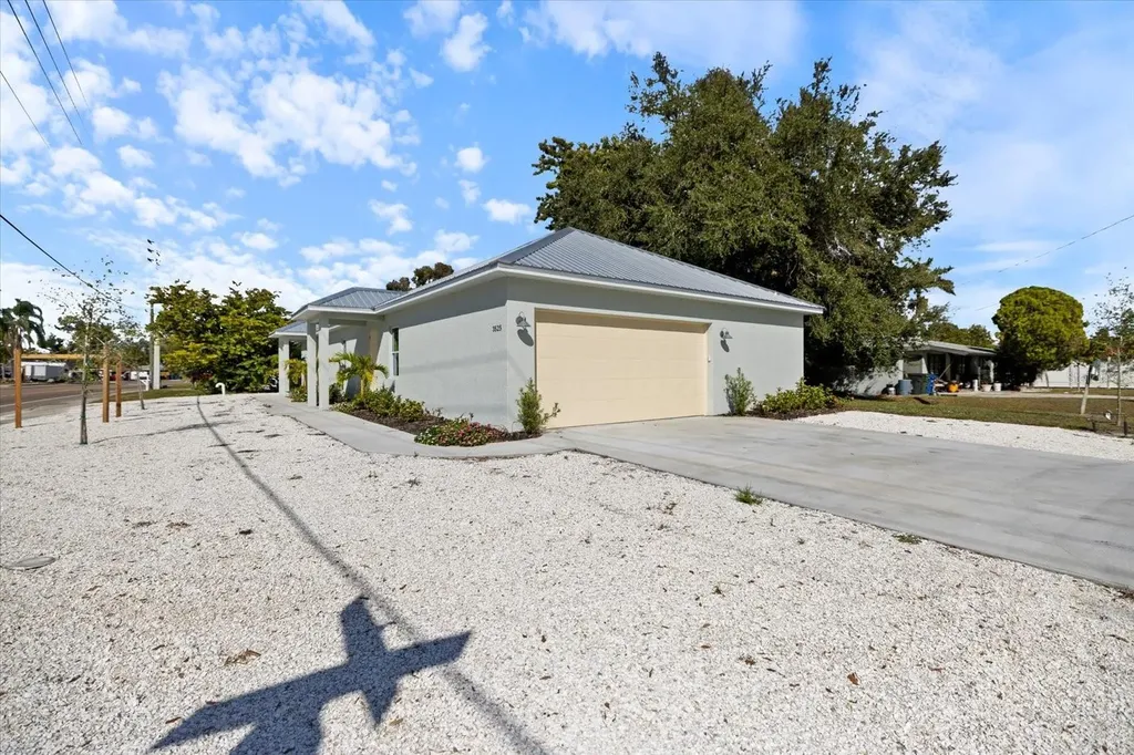 3525 Mcintosh Road Sarasota FL 34232