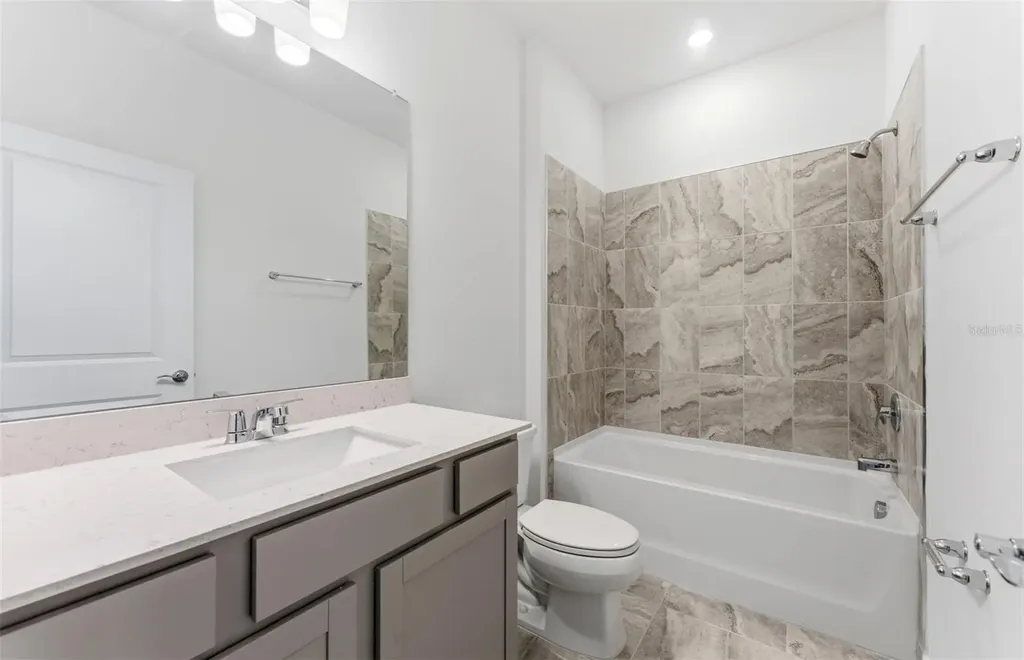 9804 Redwood Heights Loop Thonotosassa FL 33592