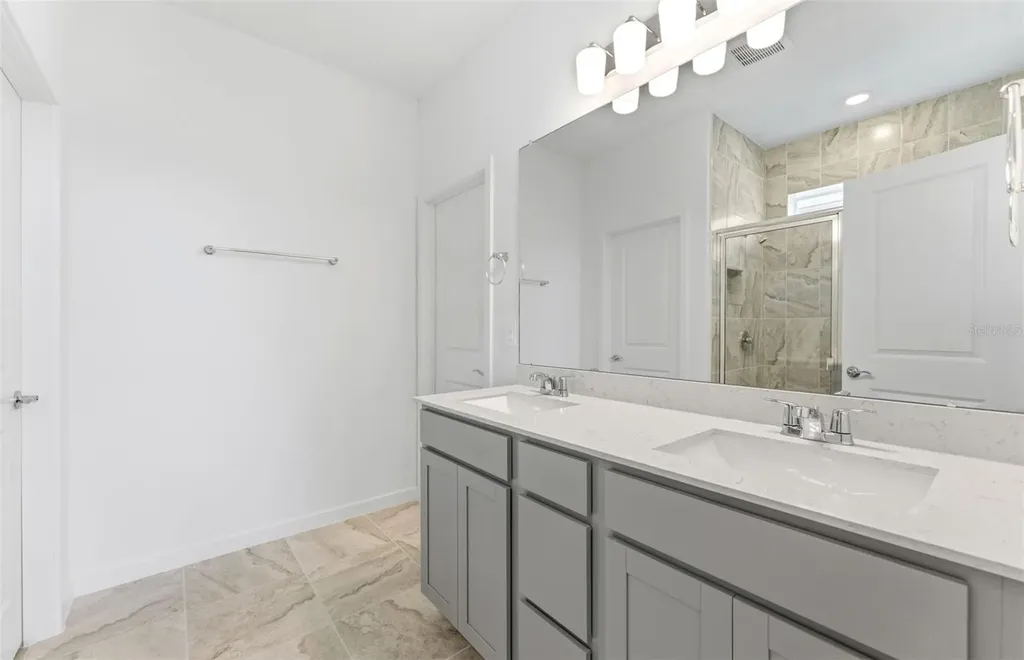 9804 Redwood Heights Loop Thonotosassa FL 33592