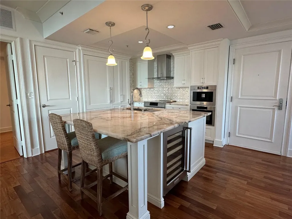 1350 Main Street Sarasota FL 34236