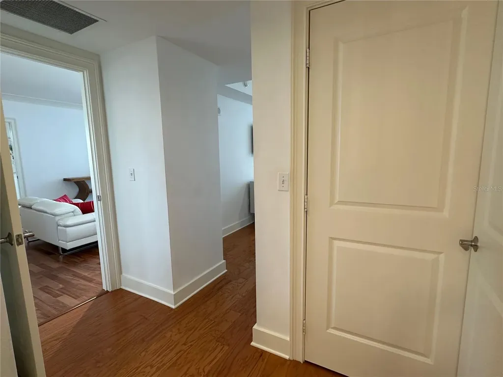 1350 Main Street Sarasota FL 34236