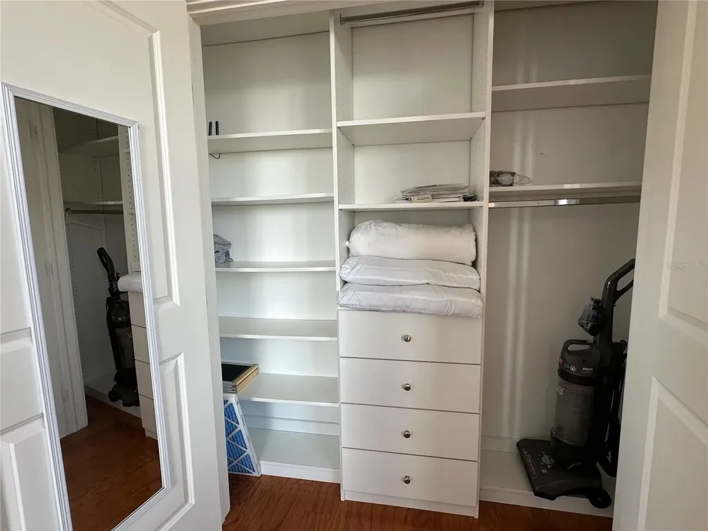 1350 Main Street Sarasota FL 34236