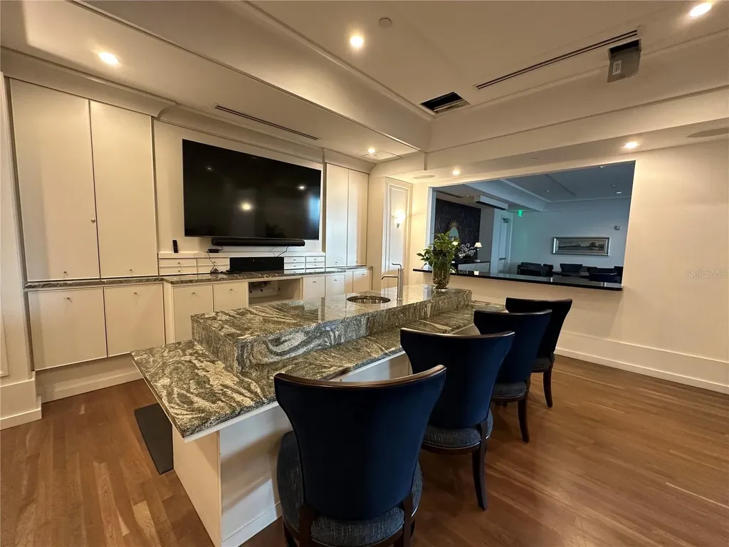 1350 Main Street Sarasota FL 34236