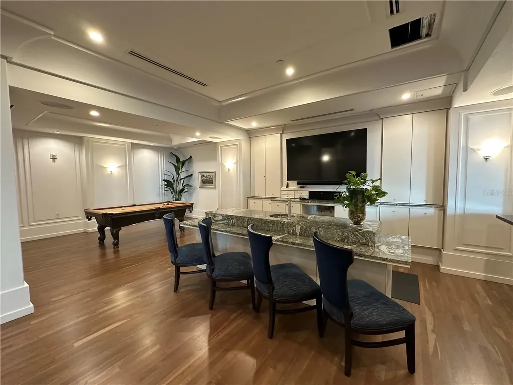 1350 Main Street Sarasota FL 34236