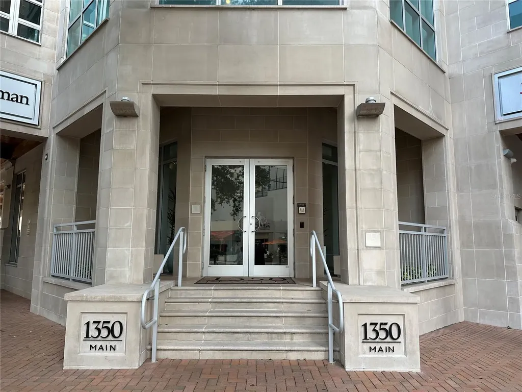 1350 Main Street Sarasota FL 34236