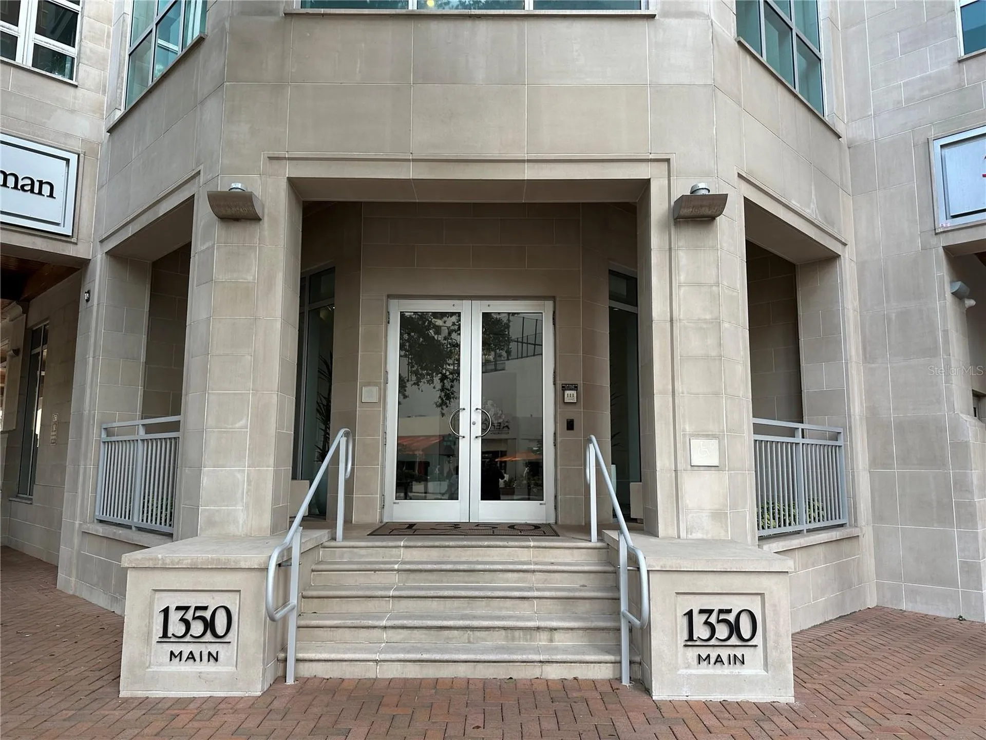 1350 Main Street Sarasota FL 34236