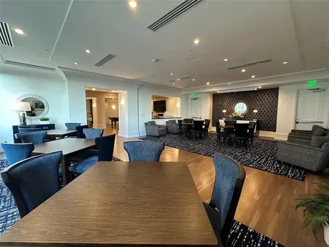 1350 Main Street Sarasota FL 34236