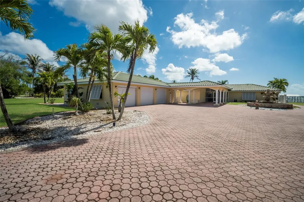90 Buccaneer Bend Placida FL 33946