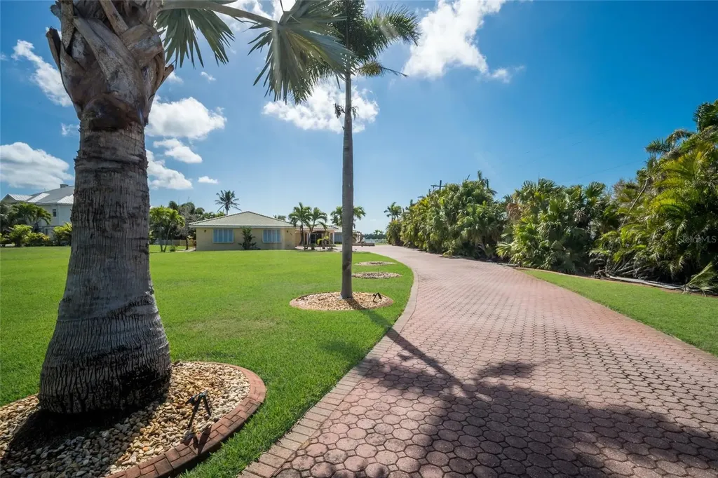 90 Buccaneer Bend Placida FL 33946