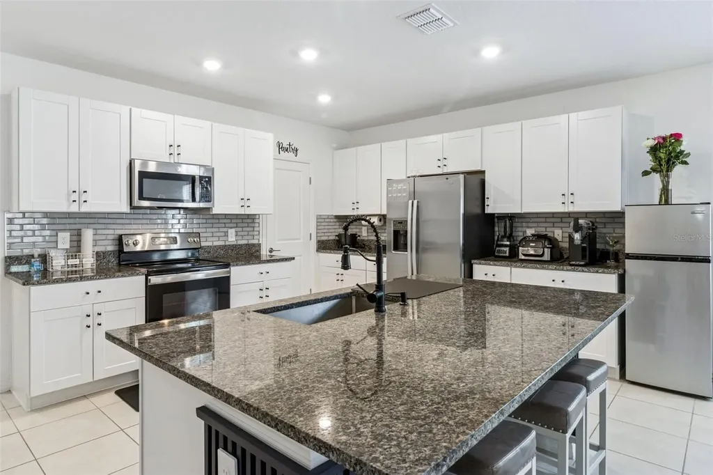 1814 Red Loop Lakeland FL 33801