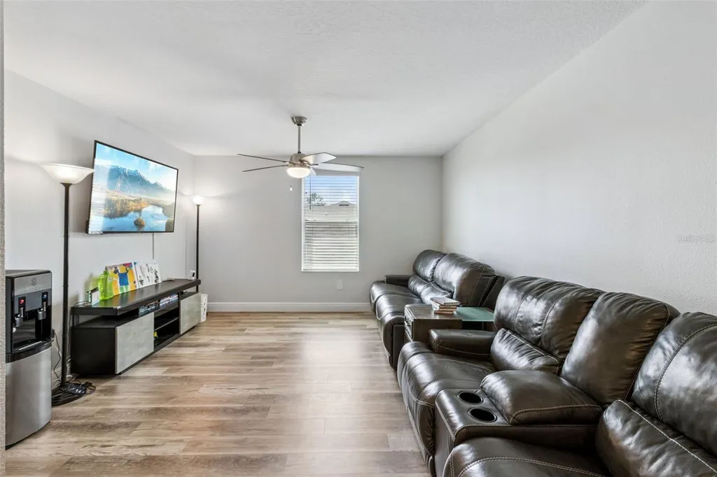 1814 Red Loop Lakeland FL 33801