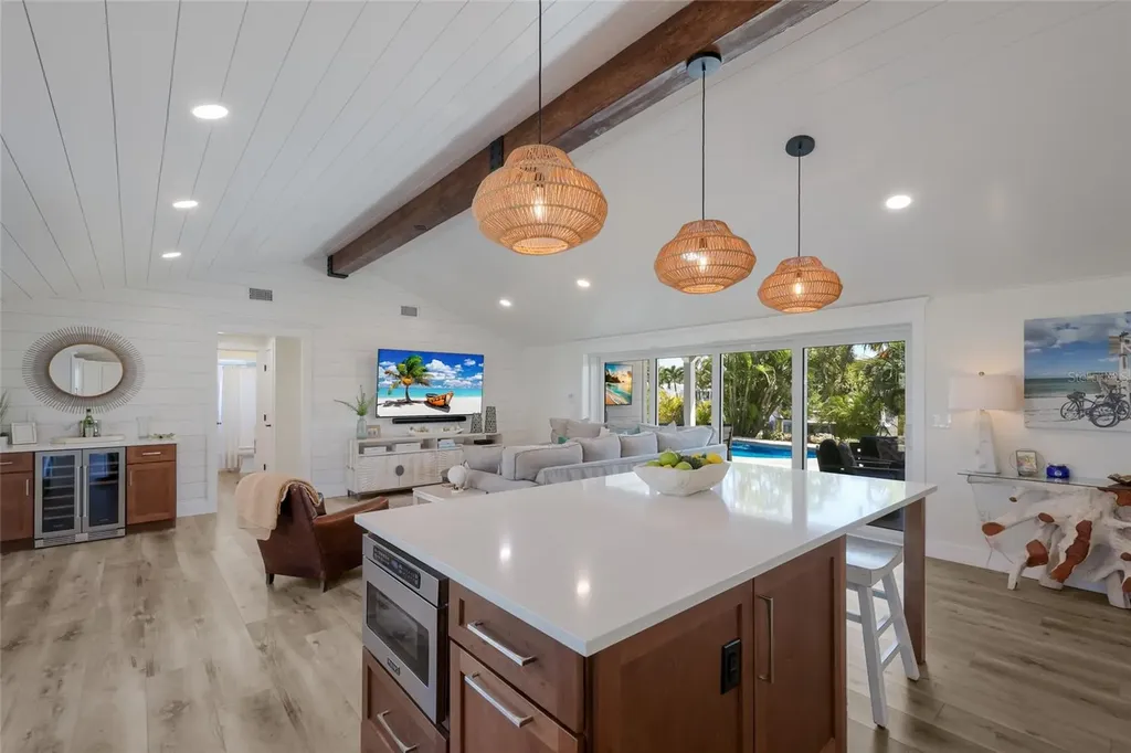 517 70th Street Holmes Beach FL 34217