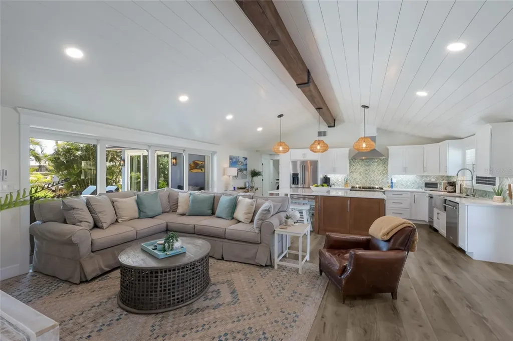517 70th Street Holmes Beach FL 34217