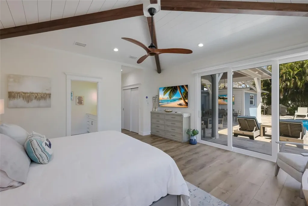 517 70th Street Holmes Beach FL 34217