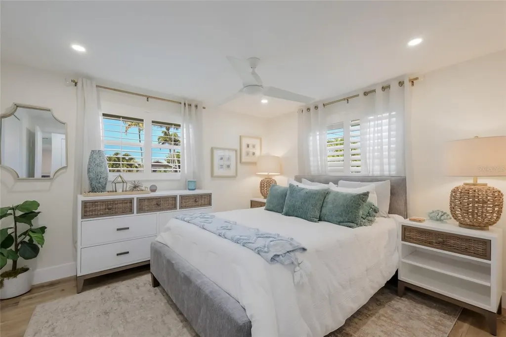 517 70th Street Holmes Beach FL 34217