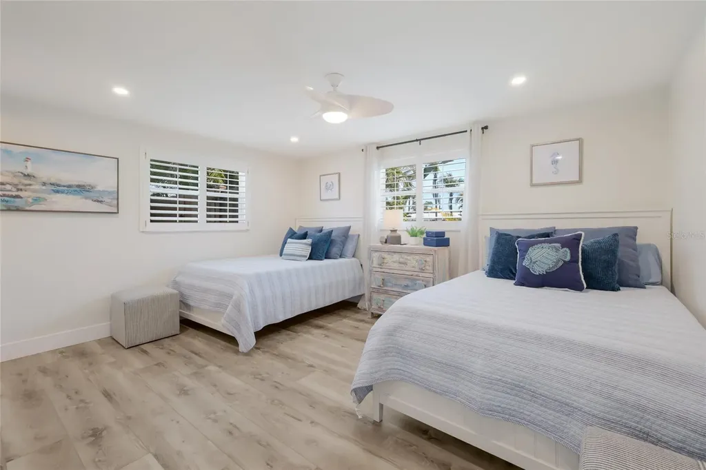 517 70th Street Holmes Beach FL 34217