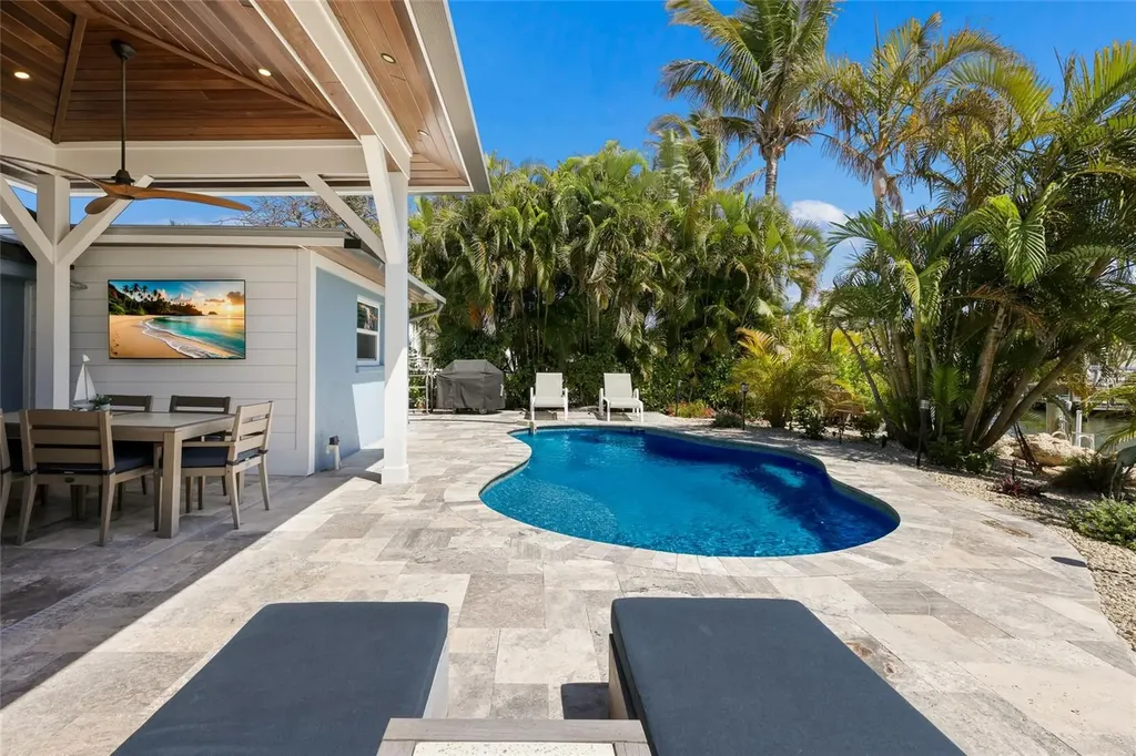 517 70th Street Holmes Beach FL 34217