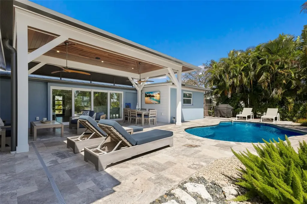 517 70th Street Holmes Beach FL 34217