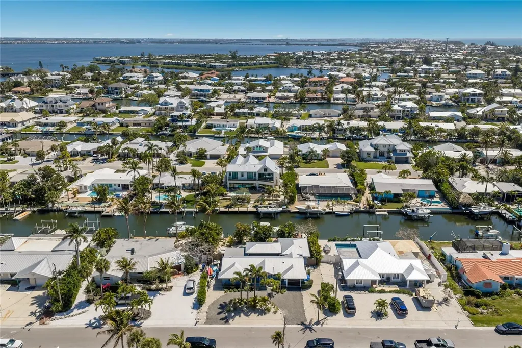 517 70th Street Holmes Beach FL 34217