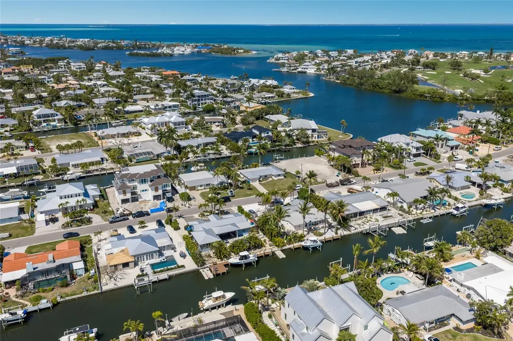517 70th Street Holmes Beach FL 34217