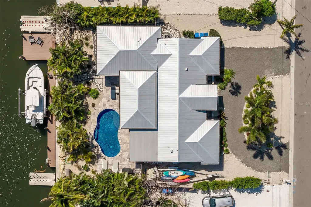 517 70th Street Holmes Beach FL 34217
