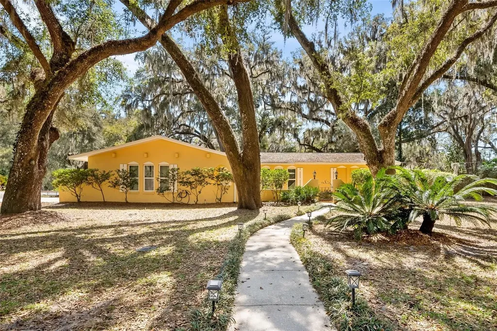 1909 SW 48th Avenue Gainesville FL 32608