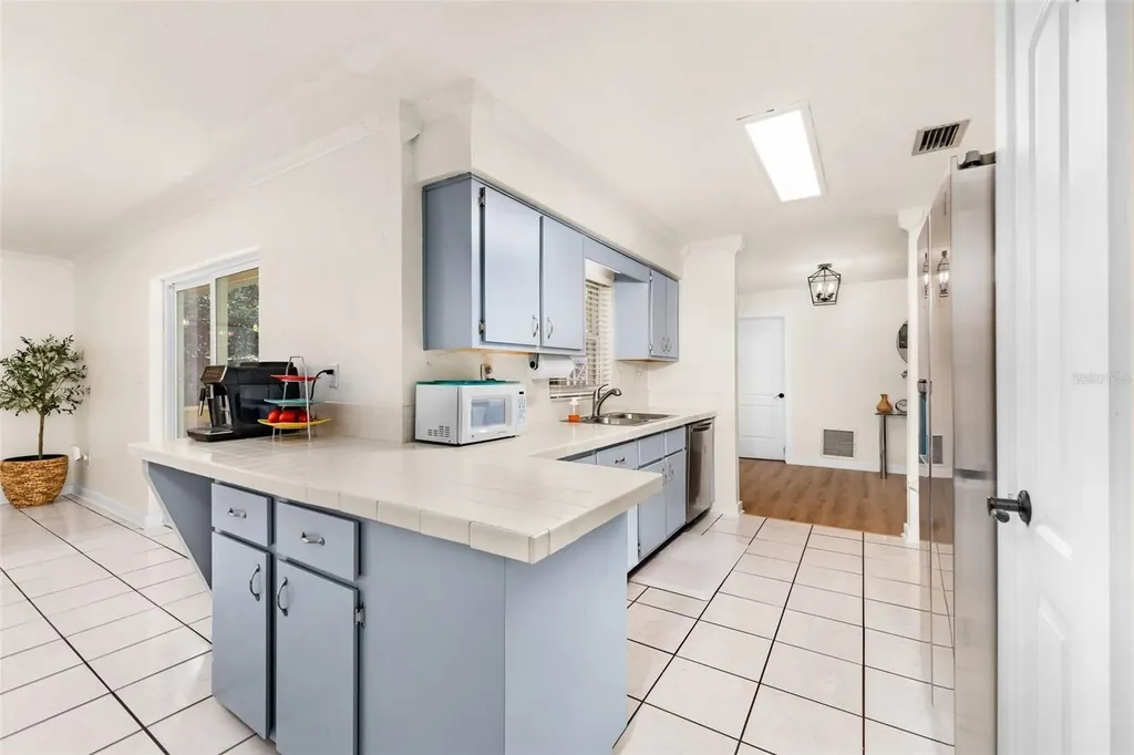 1909 SW 48th Avenue Gainesville FL 32608